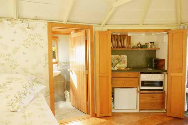 The Summerhouse, Ideal Akaroa Location. Daire Dış mekan fotoğraf